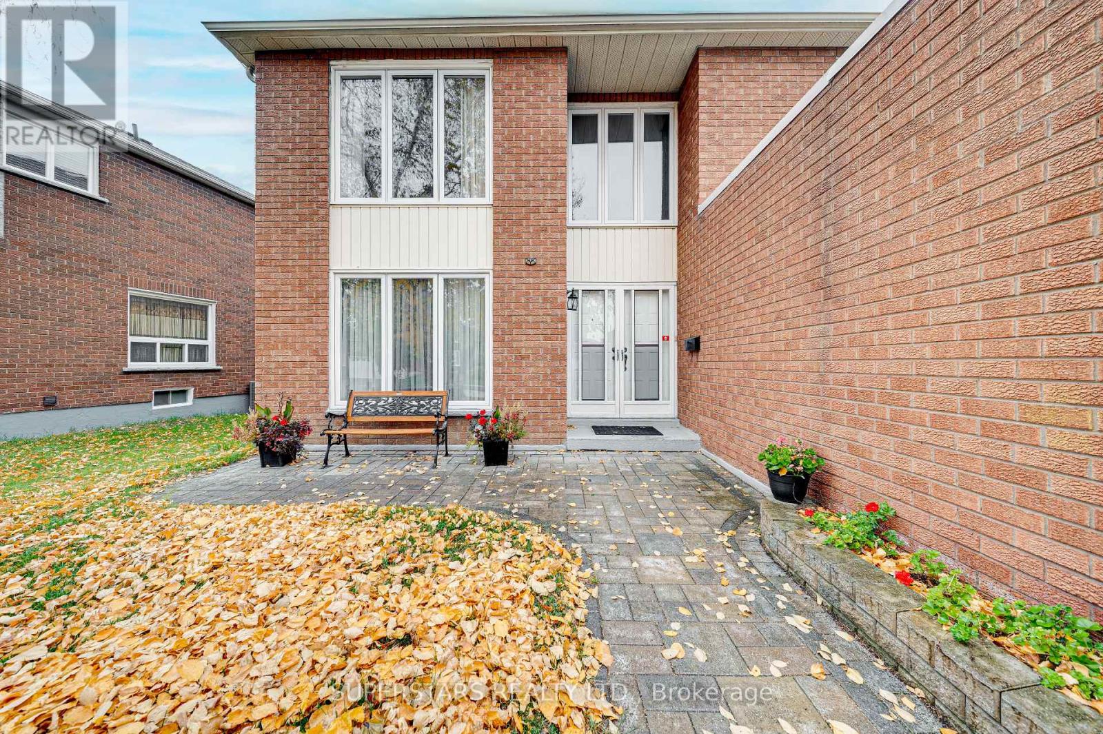 17 Hillcroft Drive, Markham, Ontario  L3S 1R7 - Photo 2 - N12505006