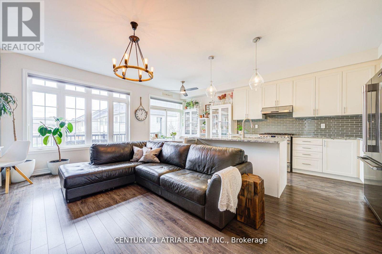 95 BEECHBOROUGH CRESCENT, East Gwillimbury, Ontario