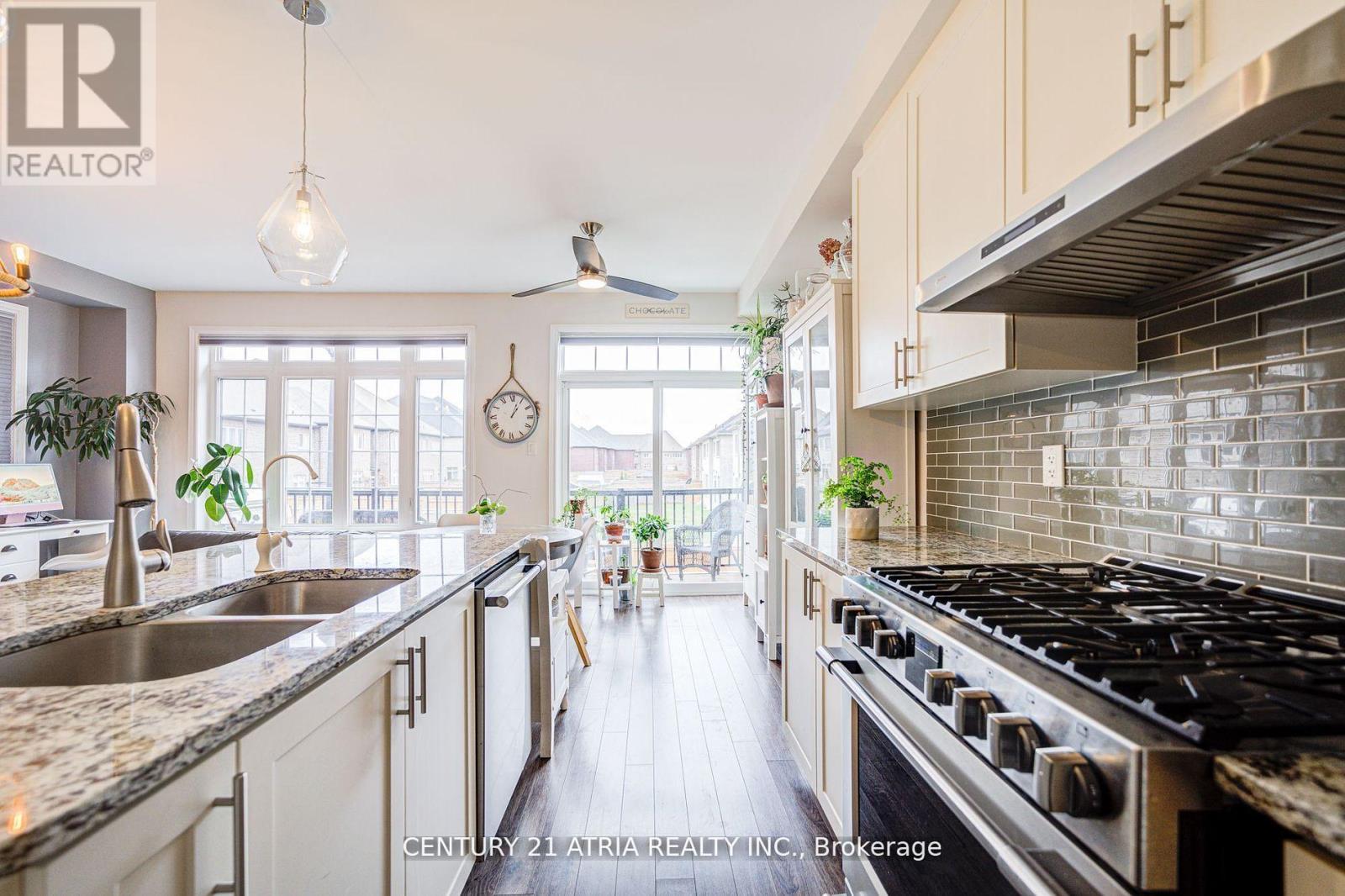 95 Beechborough Crescent, East Gwillimbury, Ontario  L9N 0N9 - Photo 15 - N12505132