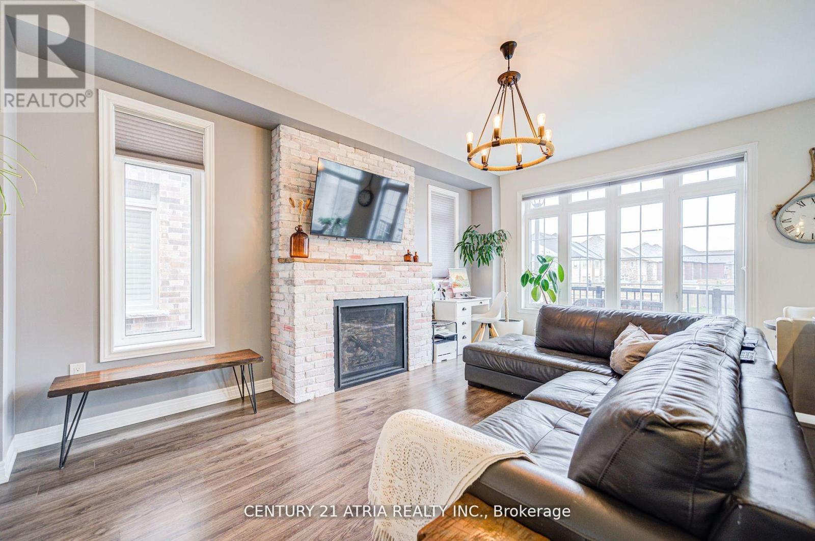 95 Beechborough Crescent, East Gwillimbury, Ontario  L9N 0N9 - Photo 4 - N12505132