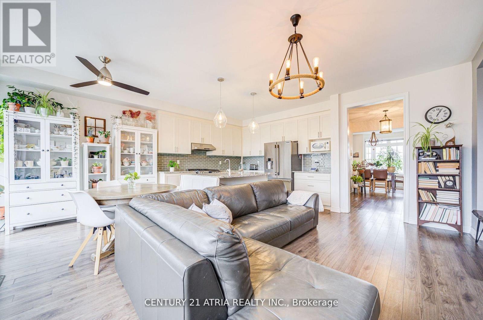 95 Beechborough Crescent, East Gwillimbury, Ontario  L9N 0N9 - Photo 5 - N12505132