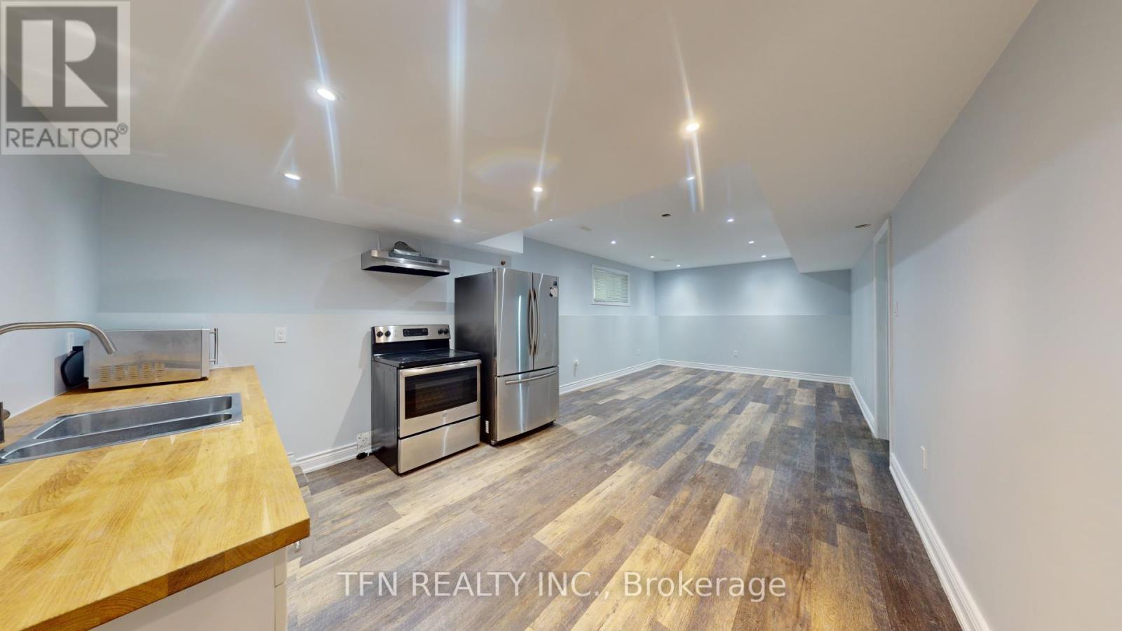 Lower - 1048 Gilmore Avenue, Innisfil (Lefroy), Ontario  L0L 1W0 - Photo 4 - N12505174