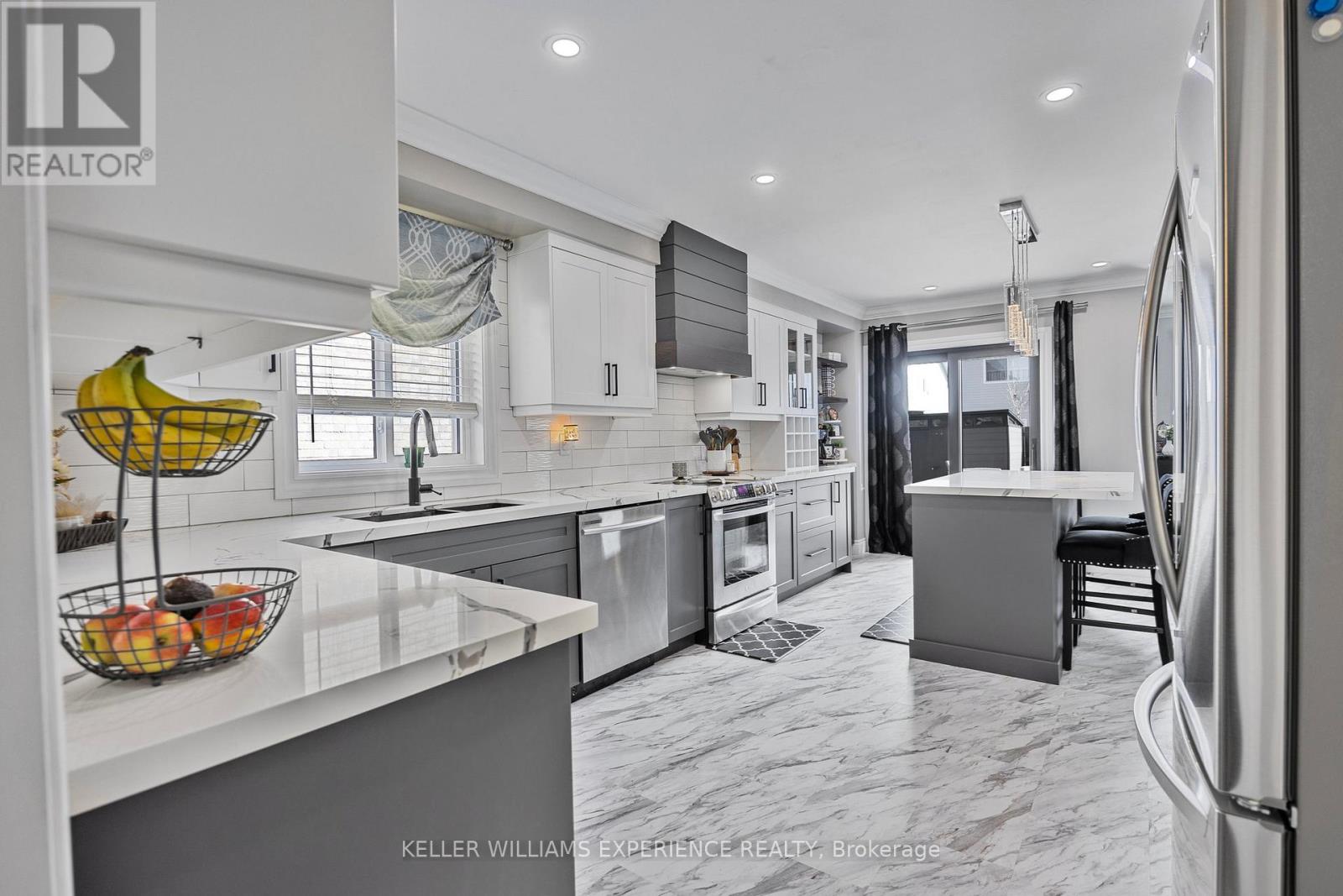 72 Lake Crescent, Barrie (Holly), Ontario  L4N 6A6 - Photo 15 - S12504992