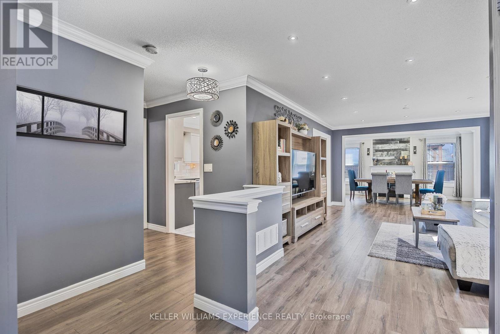 72 Lake Crescent, Barrie (Holly), Ontario  L4N 6A6 - Photo 3 - S12504992