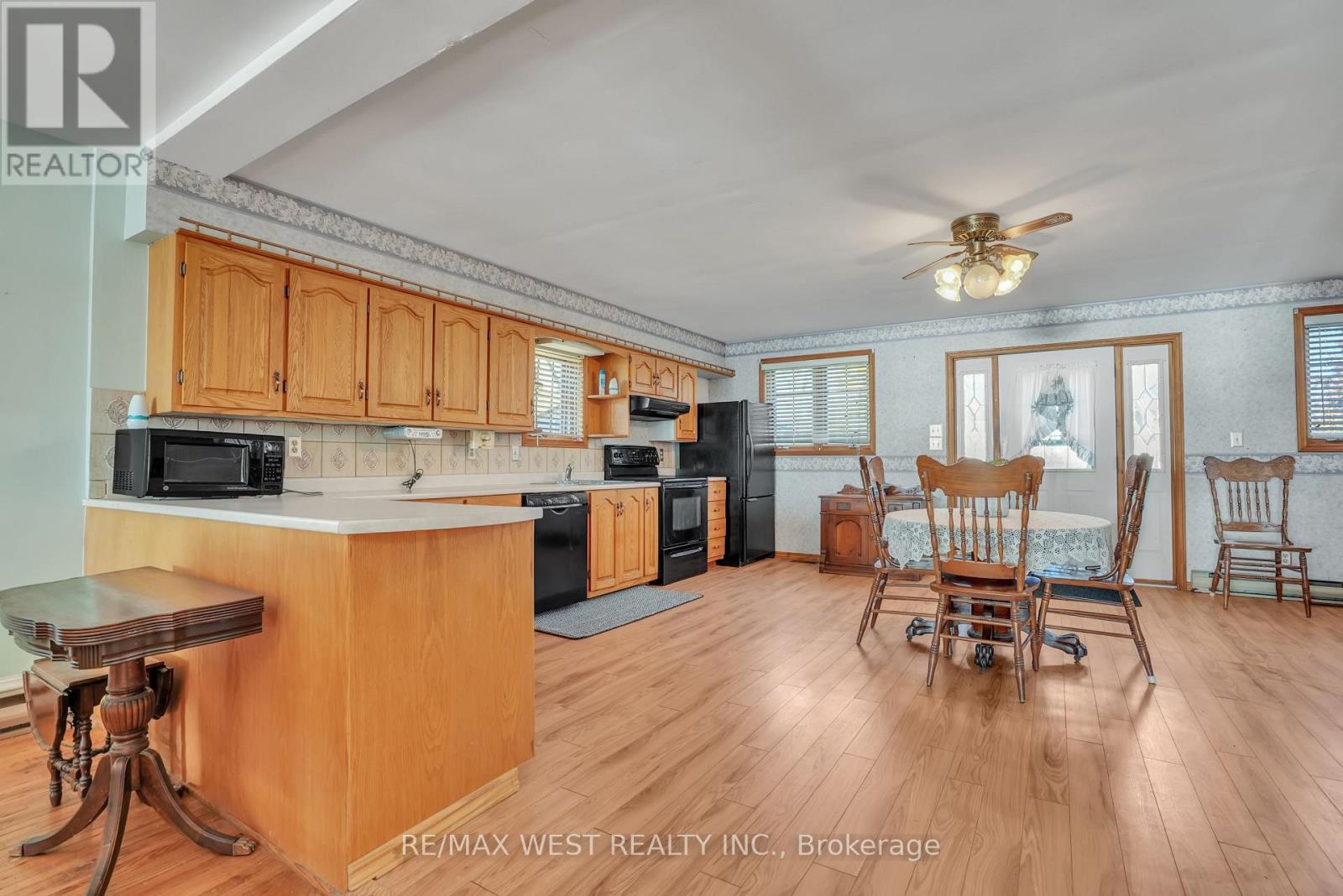 19 Olive Crescent, Orillia, Ontario  L3V 1E9 - Photo 4 - S12505084