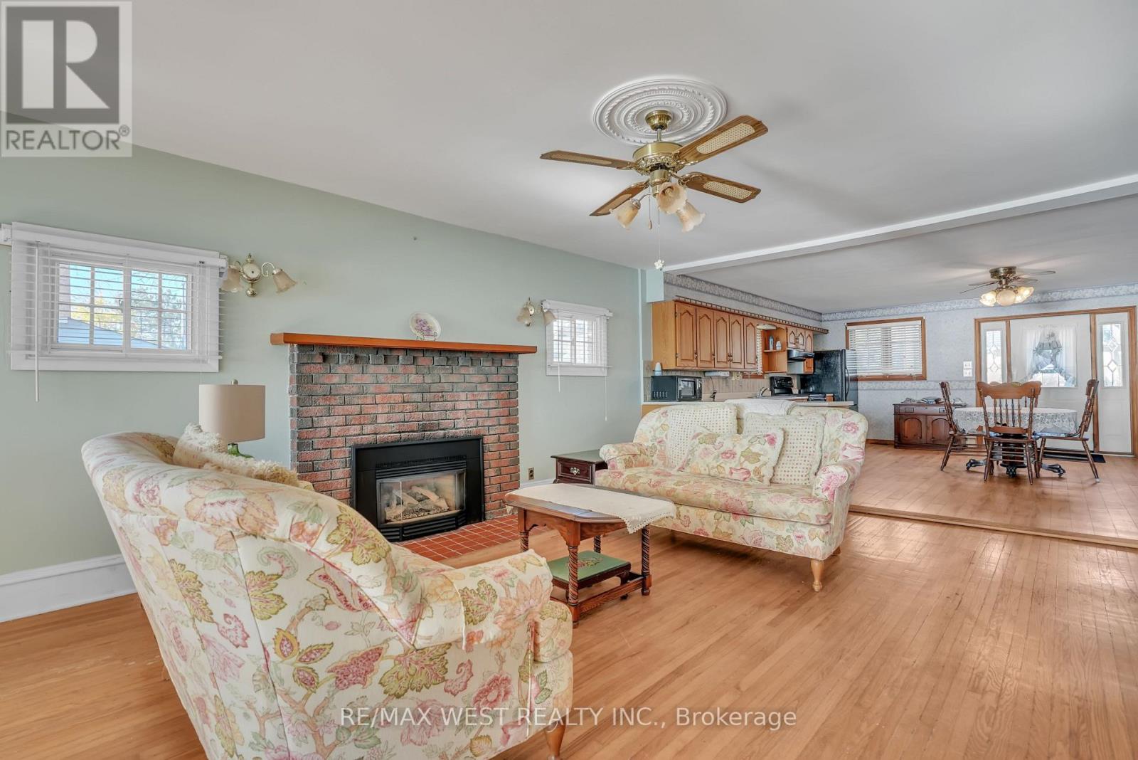 19 Olive Crescent, Orillia, Ontario  L3V 1E9 - Photo 5 - S12505084