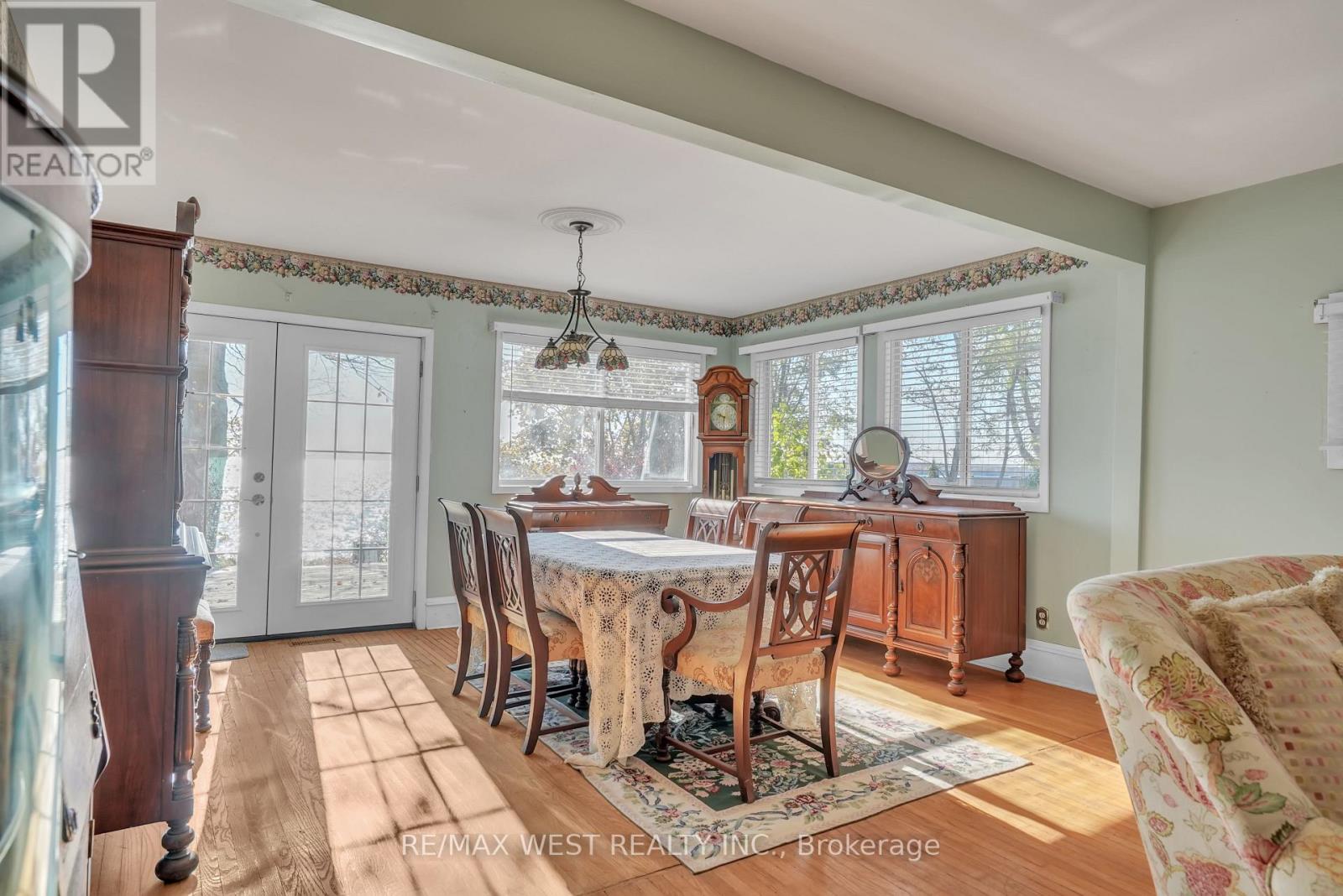 19 Olive Crescent, Orillia, Ontario  L3V 1E9 - Photo 6 - S12505084