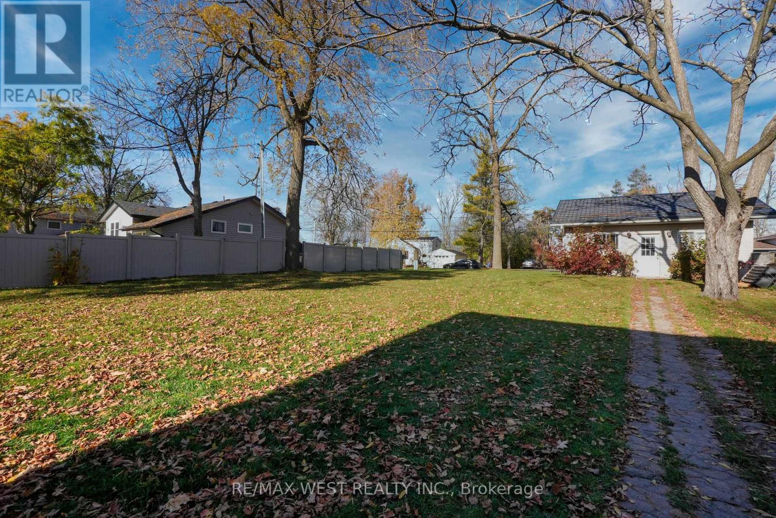 19 Olive Crescent, Orillia, Ontario  L3V 1E9 - Photo 9 - S12505084