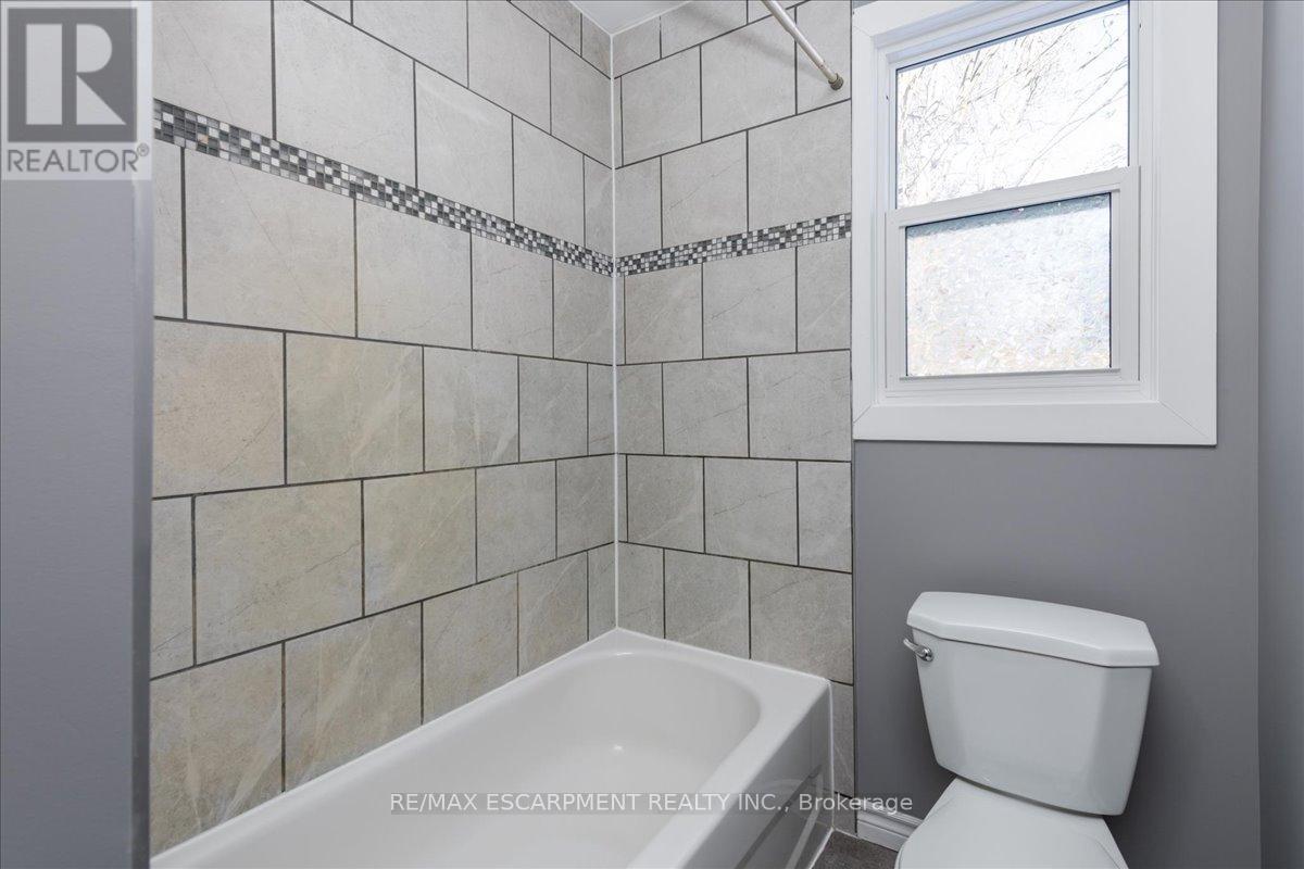 Main - 210 Owen Street, Barrie (Wellington), Ontario  L4M 3J2 - Photo 13 - S12505092