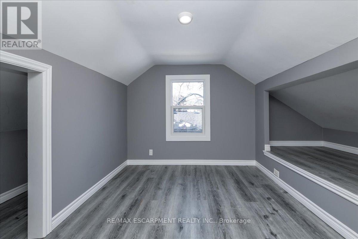 Main - 210 Owen Street, Barrie (Wellington), Ontario  L4M 3J2 - Photo 18 - S12505092