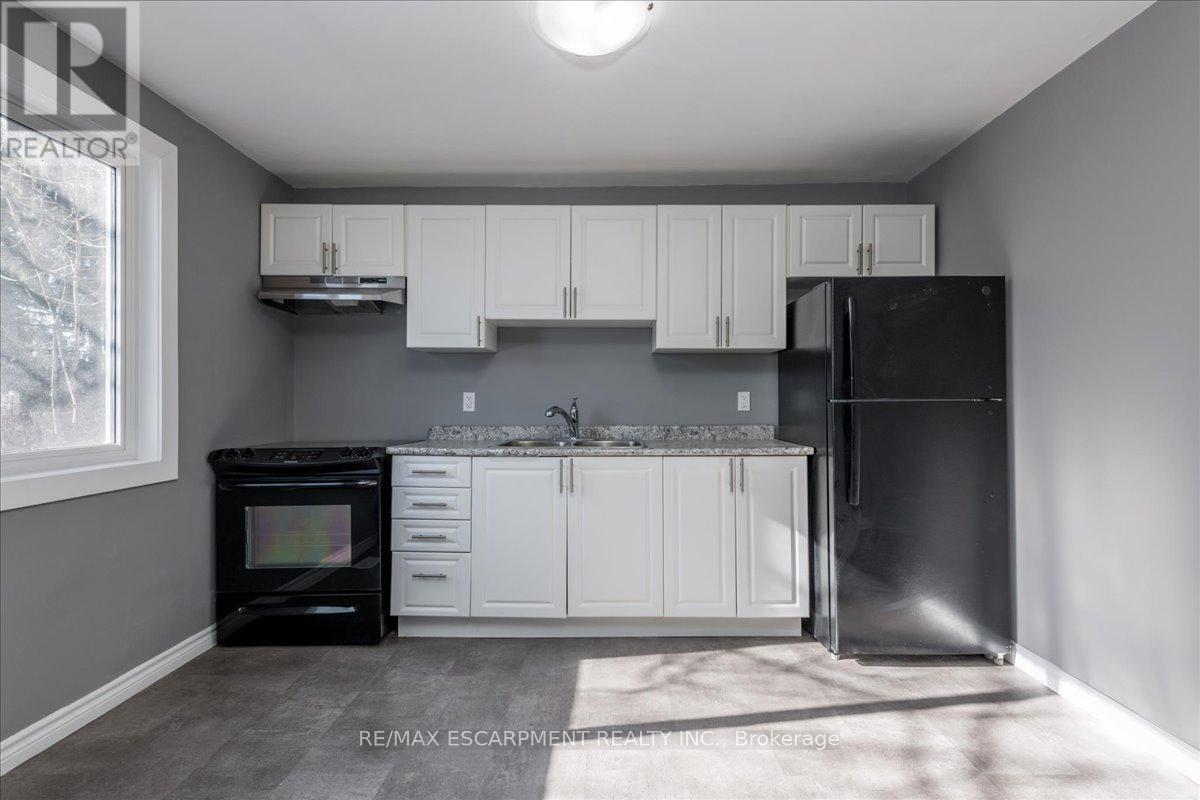 Main - 210 Owen Street, Barrie (Wellington), Ontario  L4M 3J2 - Photo 7 - S12505092