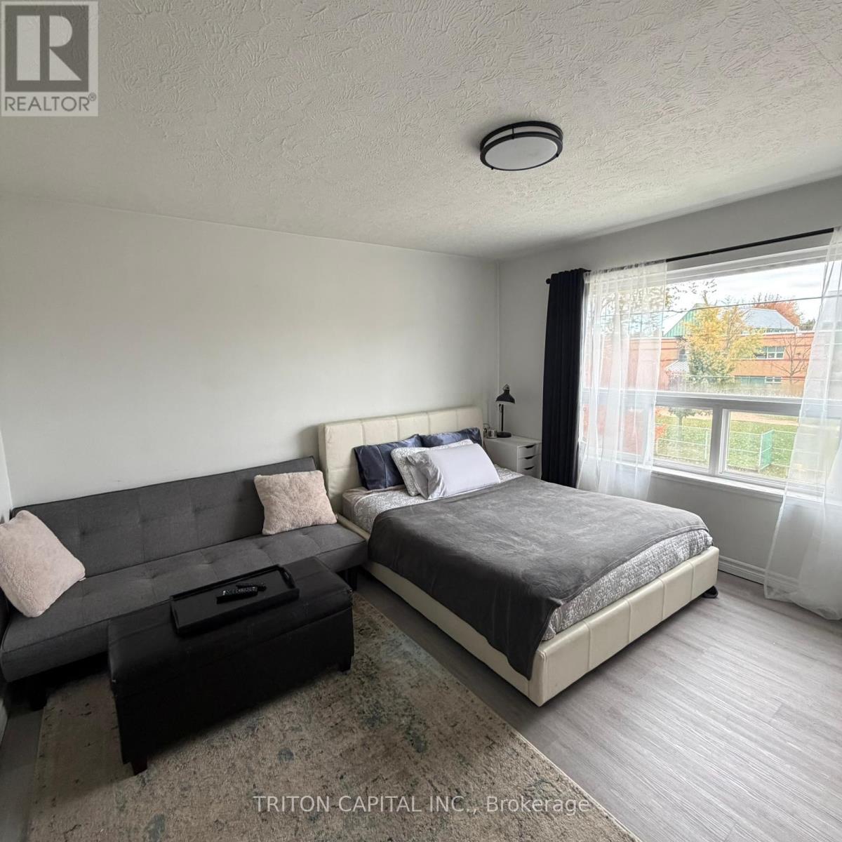 114 Seventh Street, Toronto, Ontario  M8V 3B4 - Photo 5 - W12489502