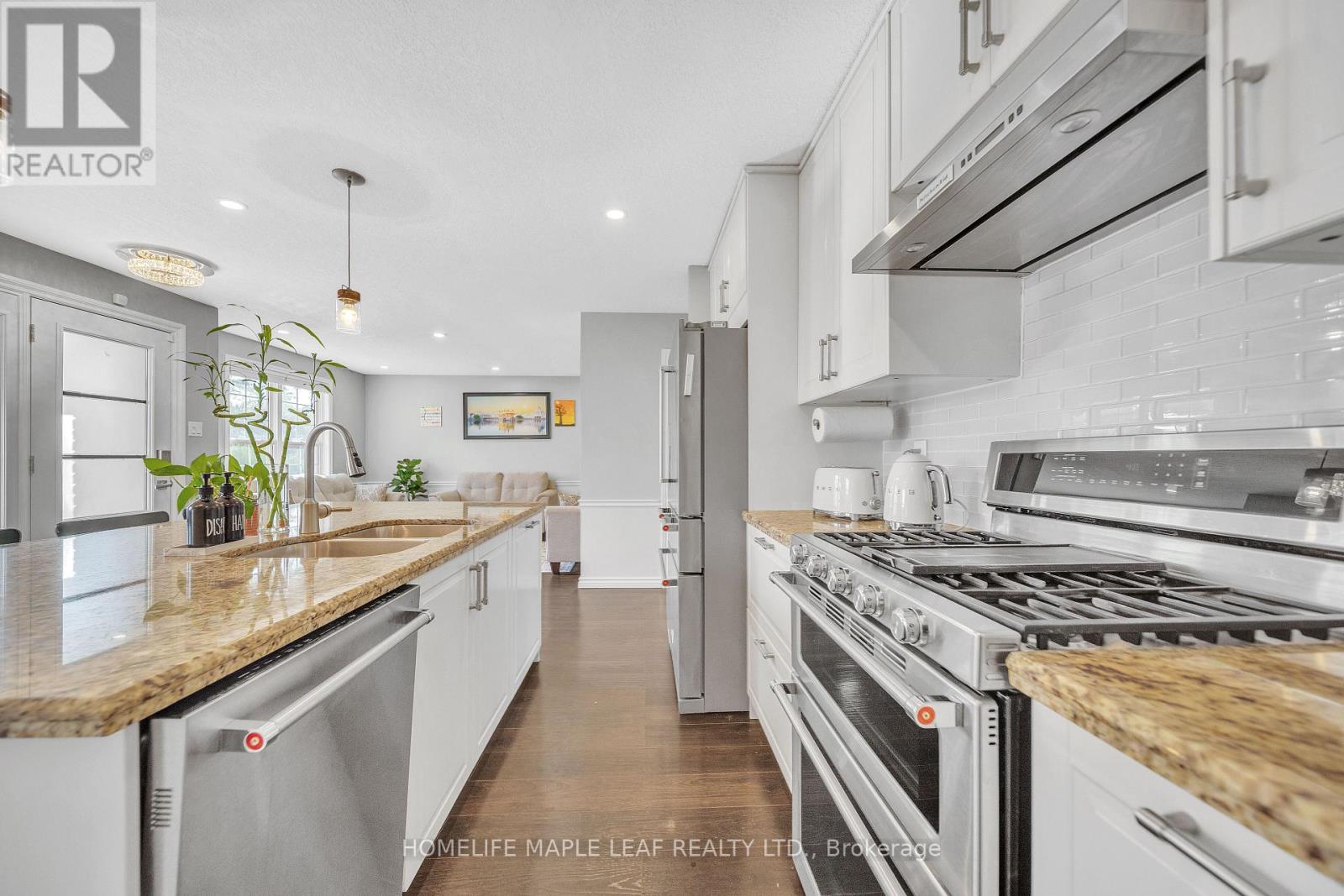 4 Lisa Court, Hamilton, Ontario  L8V 4P9 - Photo 16 - X12443412