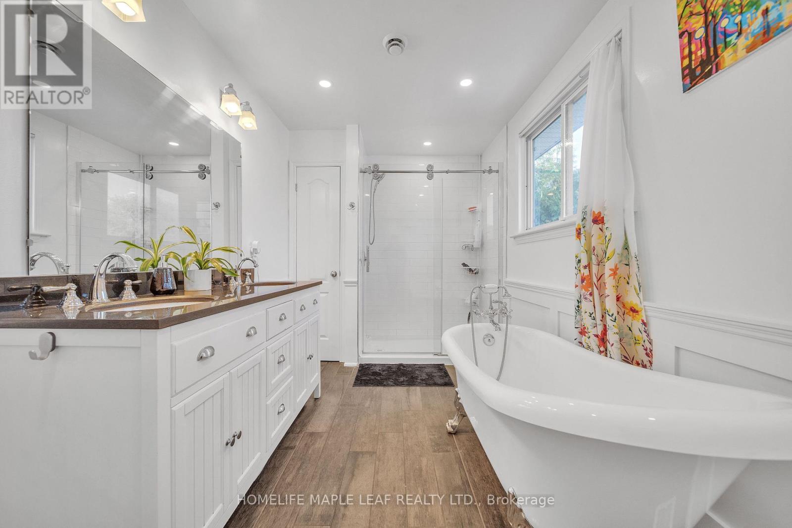 4 Lisa Court, Hamilton, Ontario  L8V 4P9 - Photo 21 - X12443412