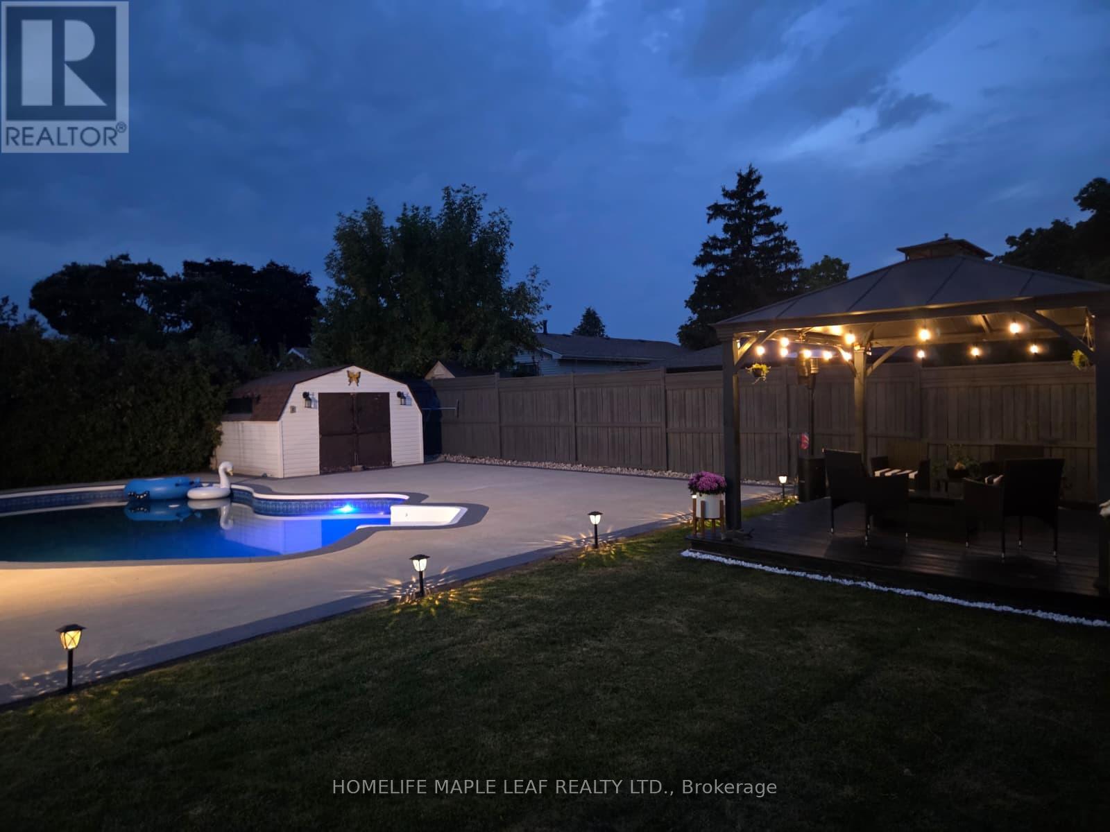 4 Lisa Court, Hamilton, Ontario  L8V 4P9 - Photo 44 - X12443412