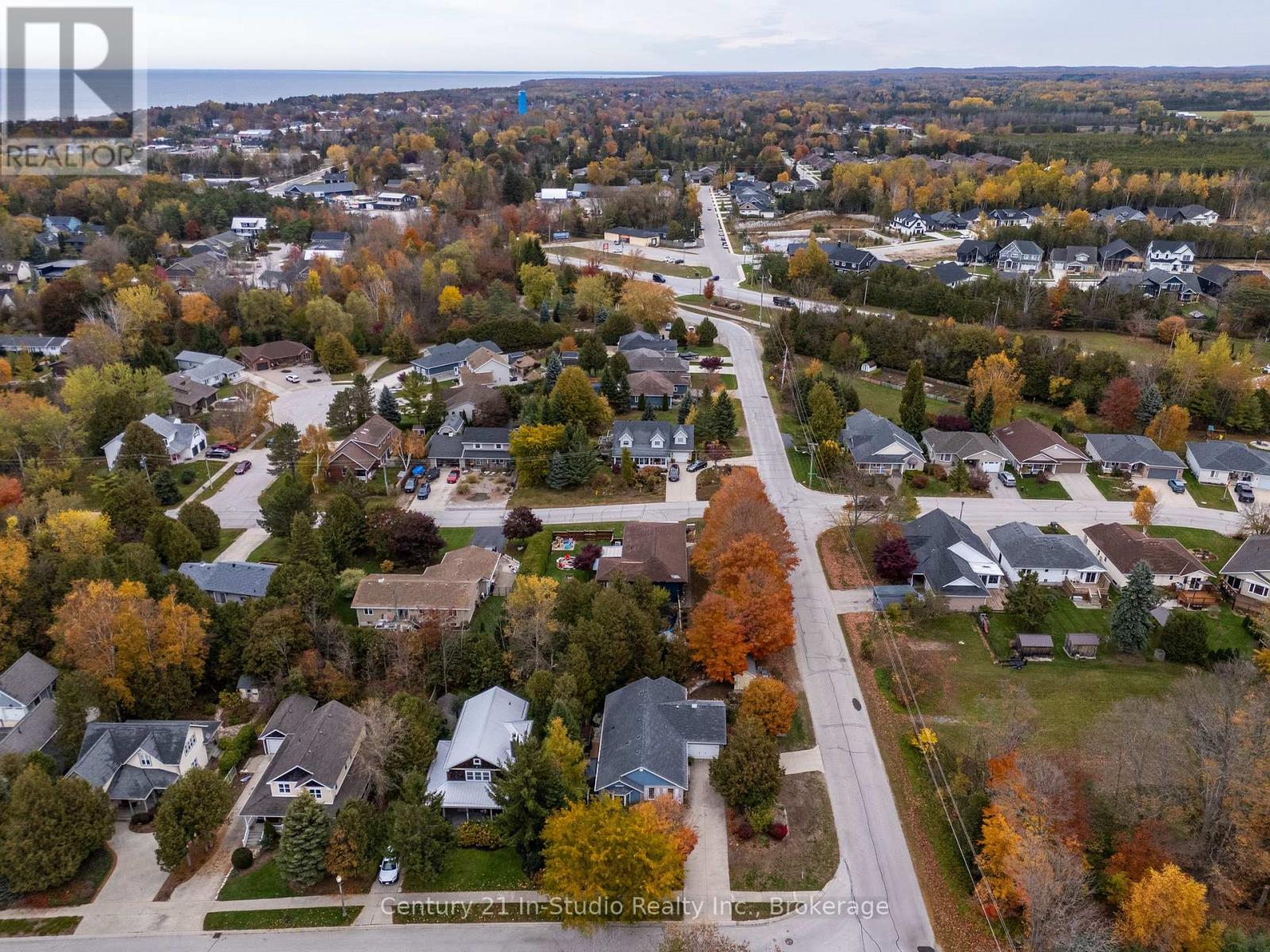 244 Summerhill Road, Saugeen Shores, Ontario  N0H 2L0 - Photo 14 - X12505252