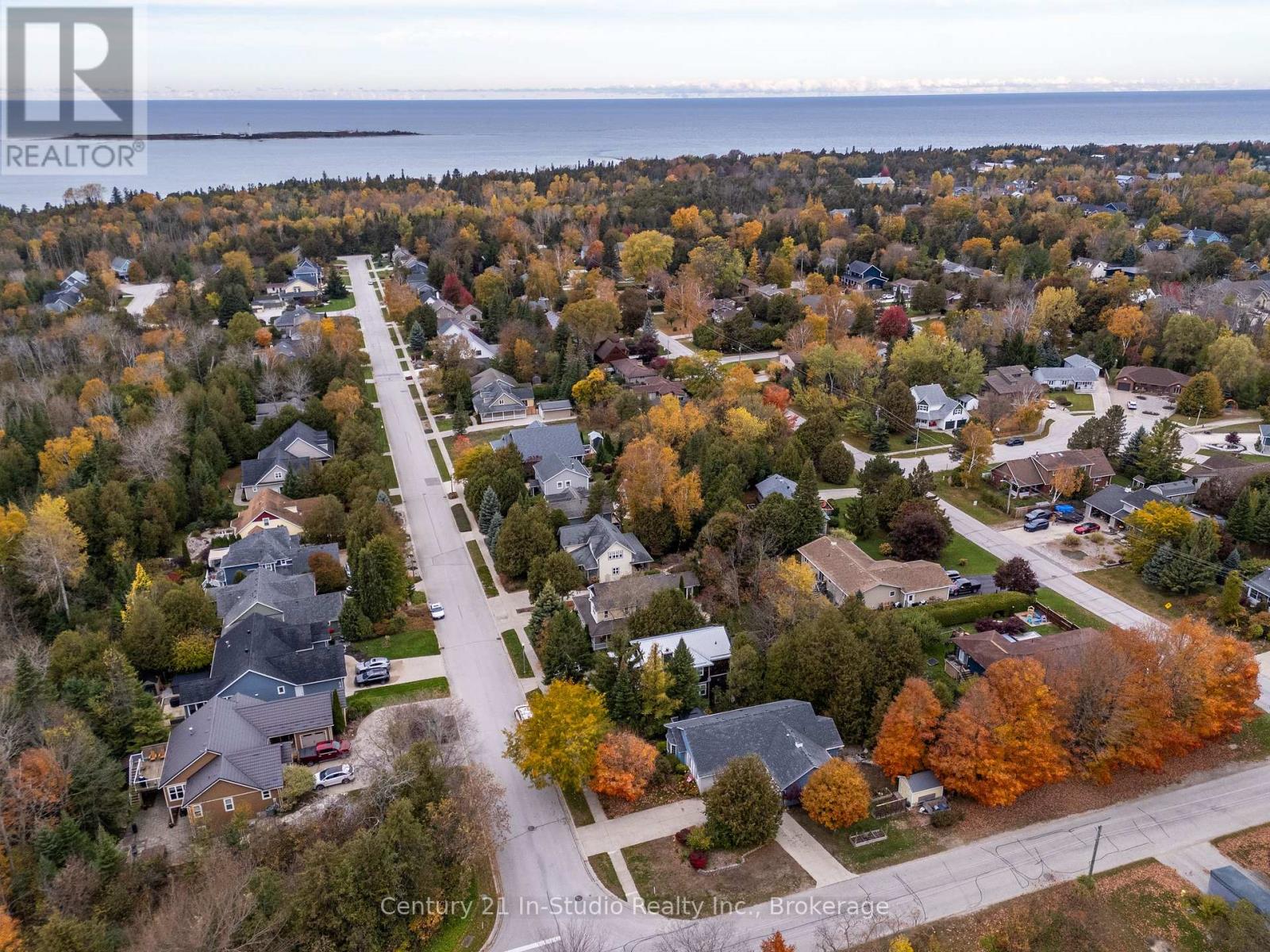 244 Summerhill Road, Saugeen Shores, Ontario  N0H 2L0 - Photo 15 - X12505252