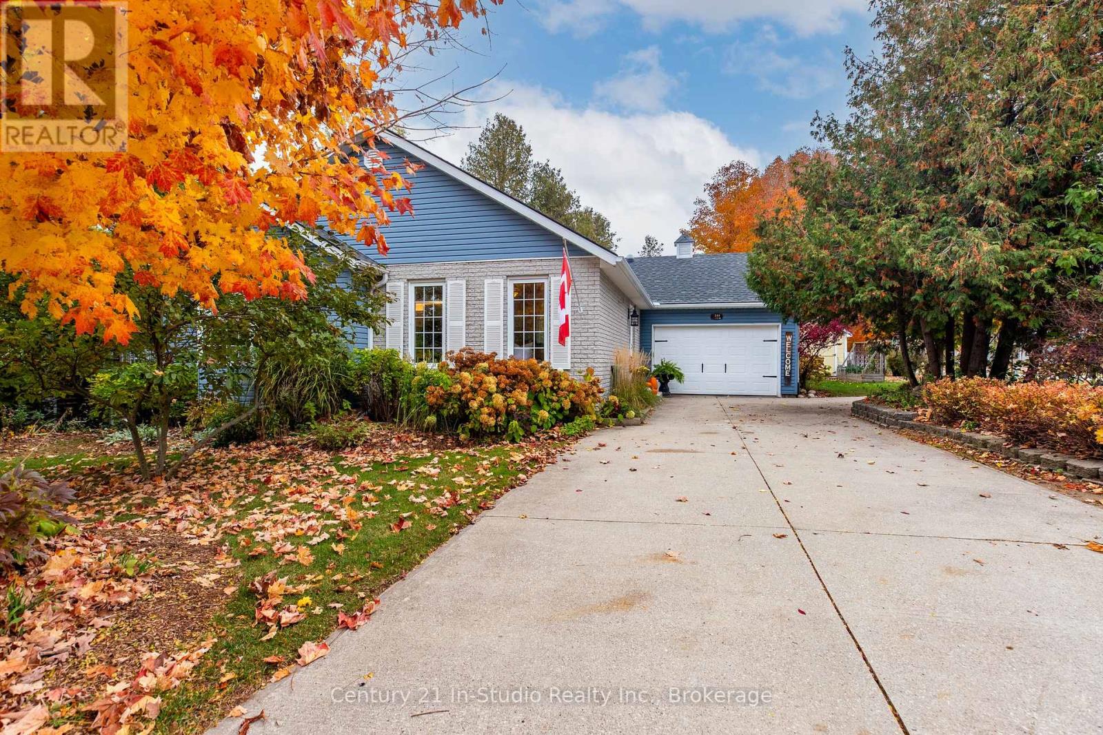 244 Summerhill Road, Saugeen Shores, Ontario  N0H 2L0 - Photo 2 - X12505252