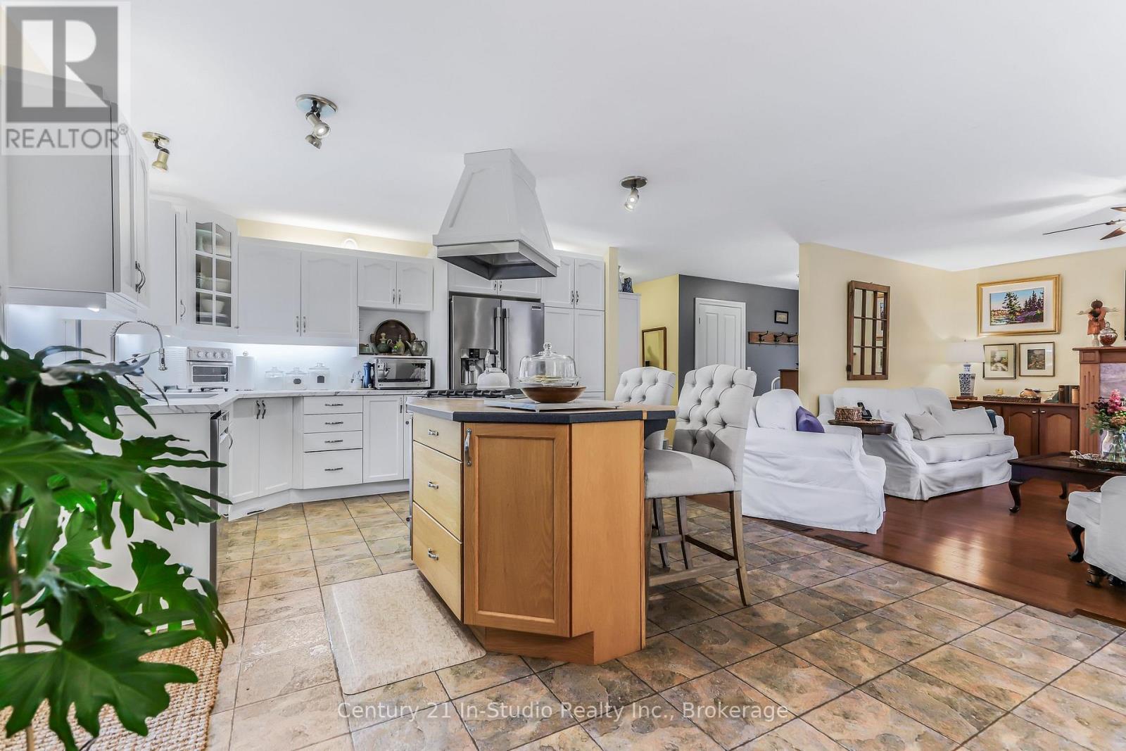 244 Summerhill Road, Saugeen Shores, Ontario  N0H 2L0 - Photo 24 - X12505252