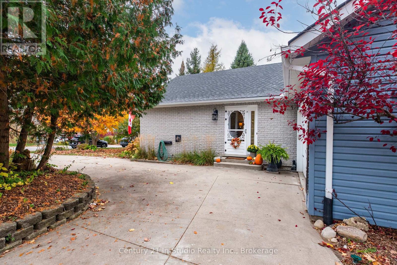 244 Summerhill Road, Saugeen Shores, Ontario  N0H 2L0 - Photo 7 - X12505252