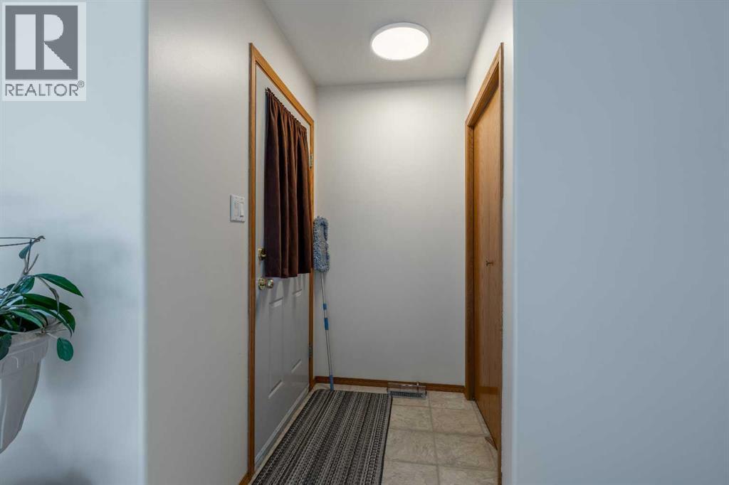 130 45 Avenue W, Claresholm, Alberta  T0L 0T0 - Photo 6 - A2267655