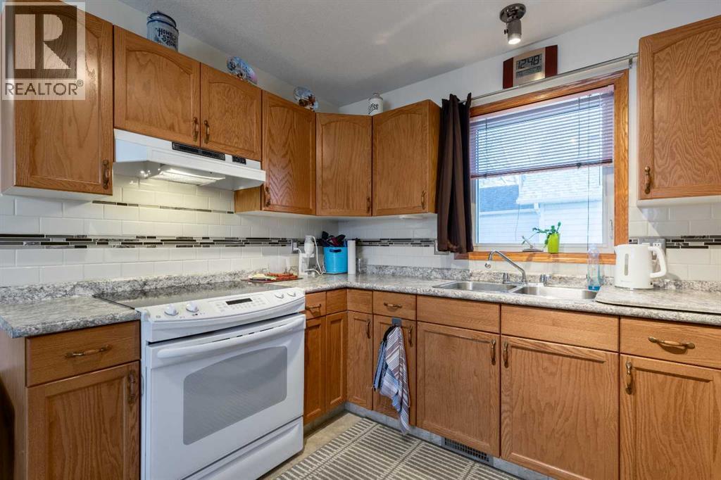 130 45 Avenue W, Claresholm, Alberta  T0L 0T0 - Photo 12 - A2267655