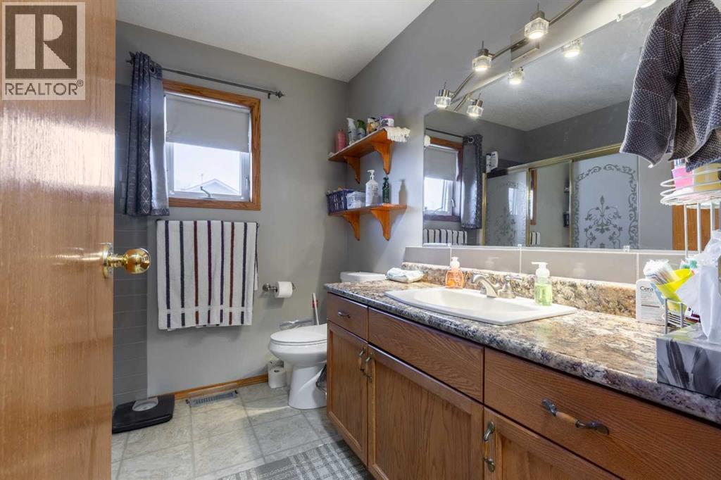 130 45 Avenue W, Claresholm, Alberta  T0L 0T0 - Photo 14 - A2267655