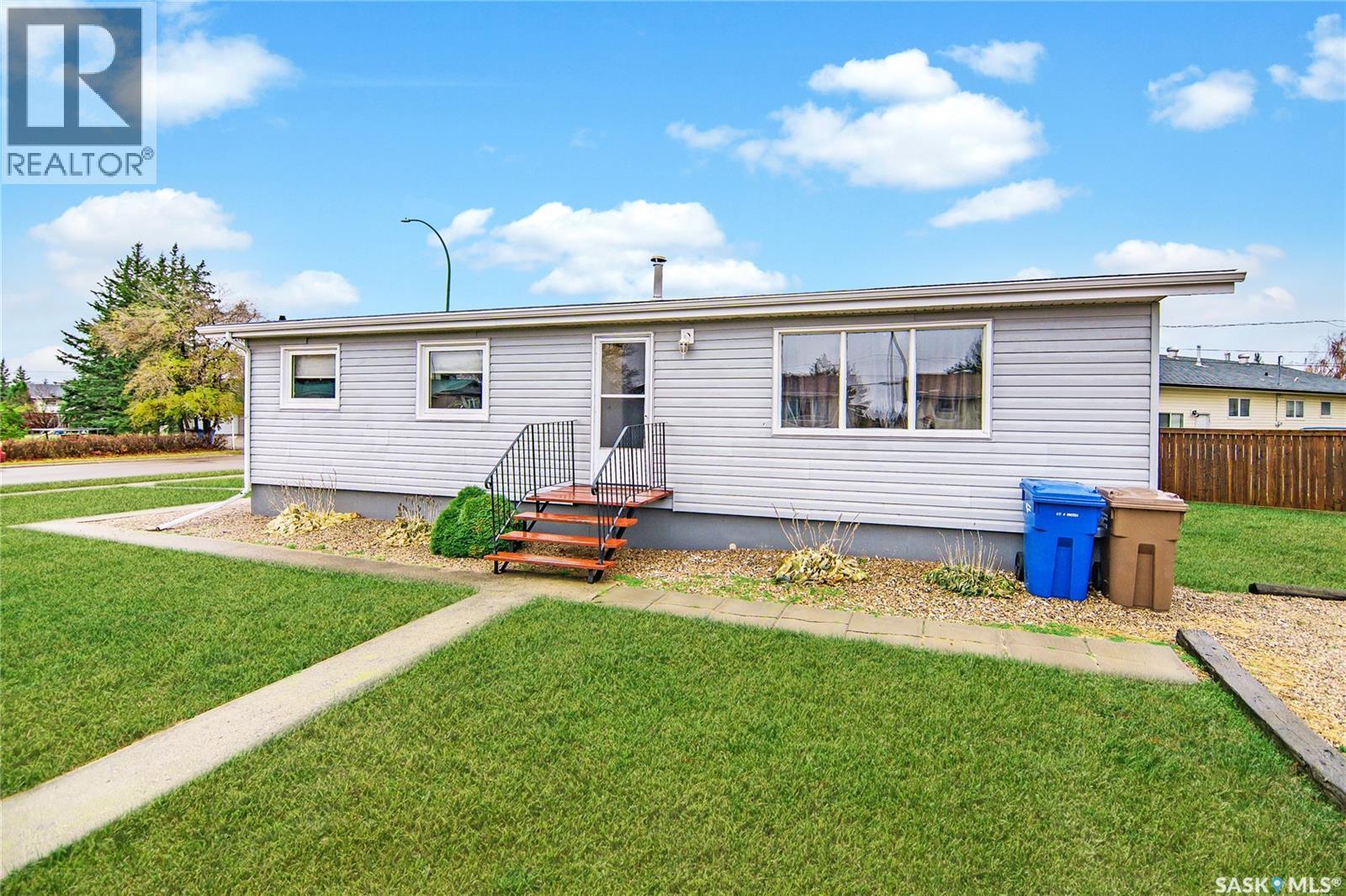 120 Saskatchewan Crescent, Kinistino, Saskatchewan  S0J 1H0 - Photo 2 - SK022198