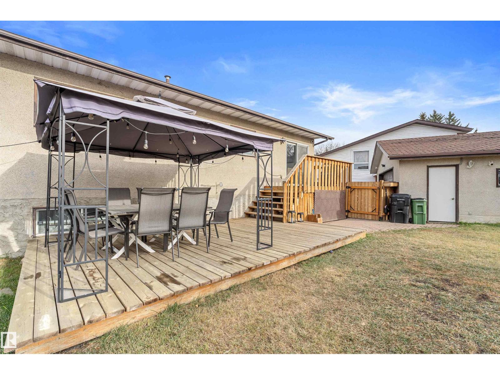 9807 165 Av Nw, Edmonton, Alberta  T5X 4Z1 - Photo 17 - E4464379