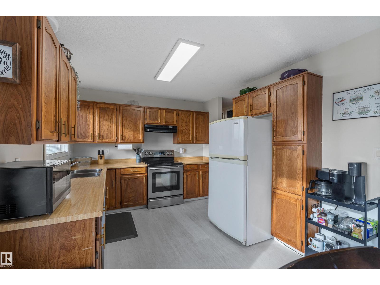 9807 165 Av Nw, Edmonton, Alberta  T5X 4Z1 - Photo 7 - E4464379