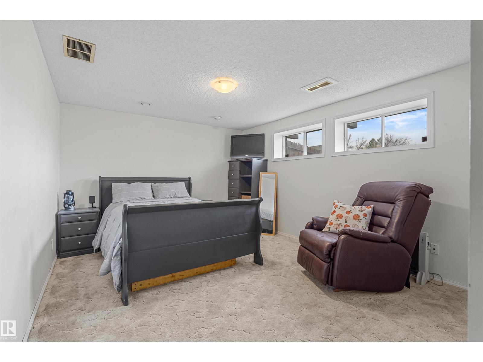 9807 165 Av Nw, Edmonton, Alberta  T5X 4Z1 - Photo 13 - E4464379