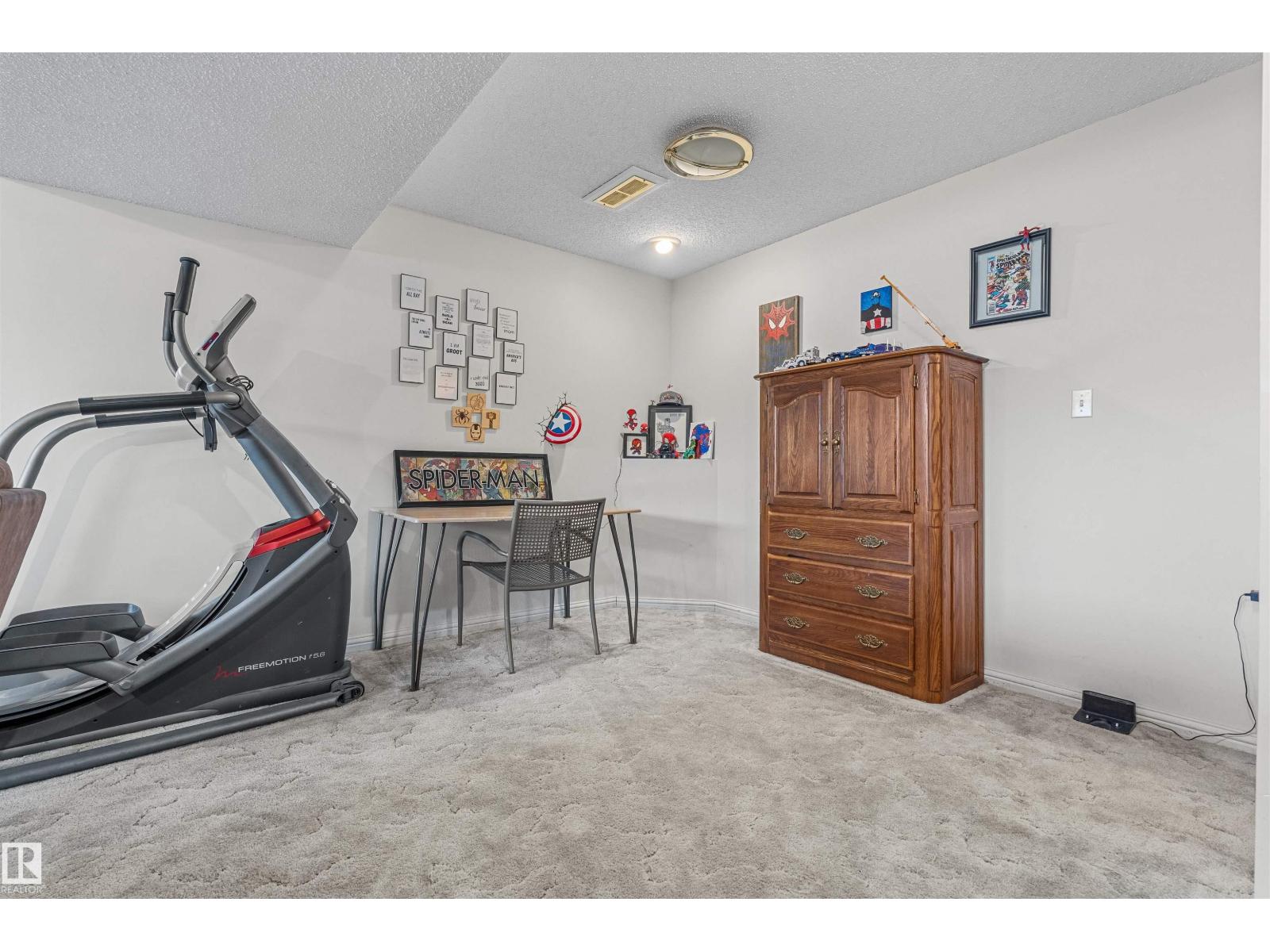 9807 165 Av Nw, Edmonton, Alberta  T5X 4Z1 - Photo 15 - E4464379