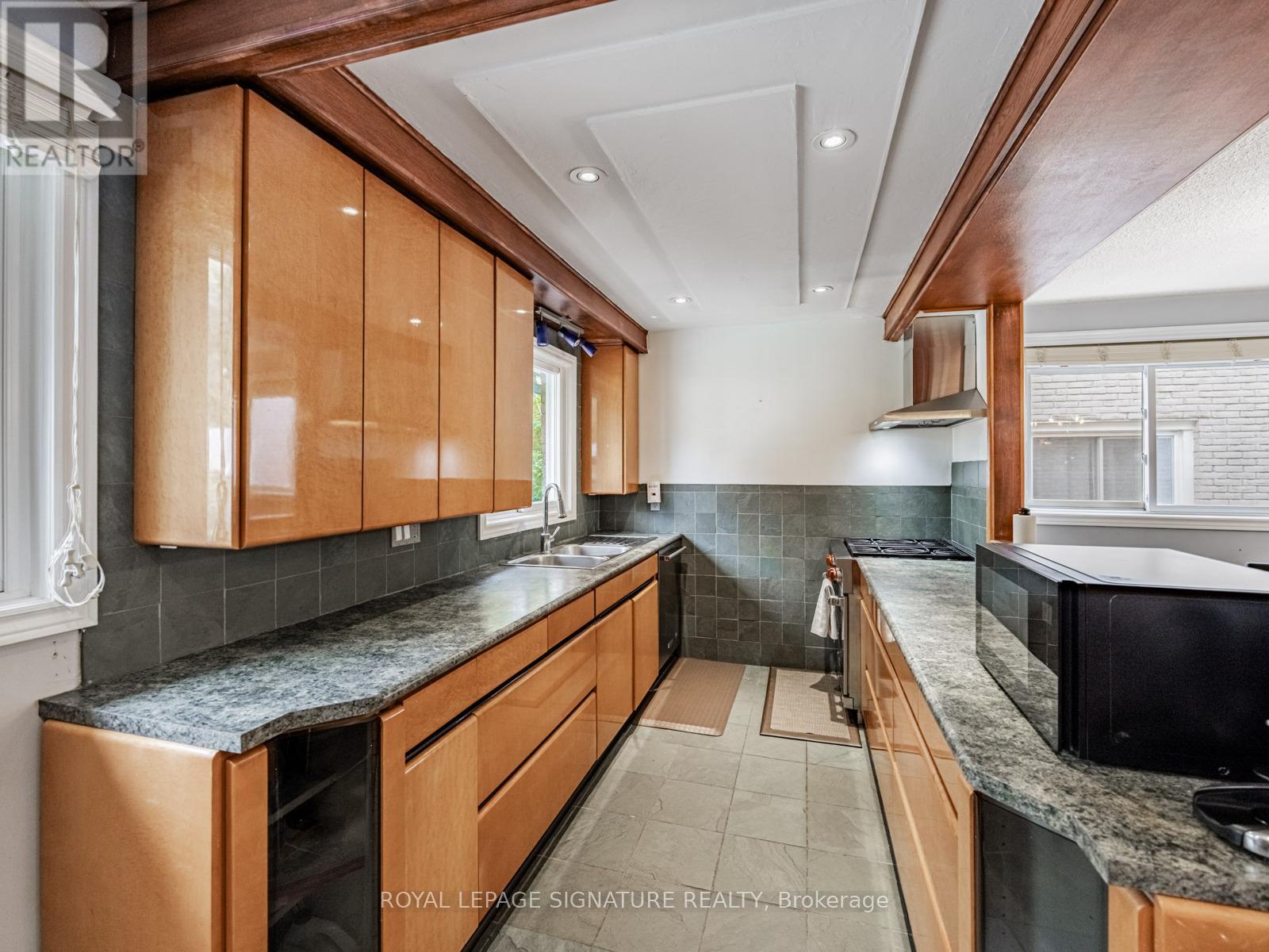 2606 Kinnerton Crescent, Mississauga, Ontario  L5K 2B2 - Photo 14 - W12505020