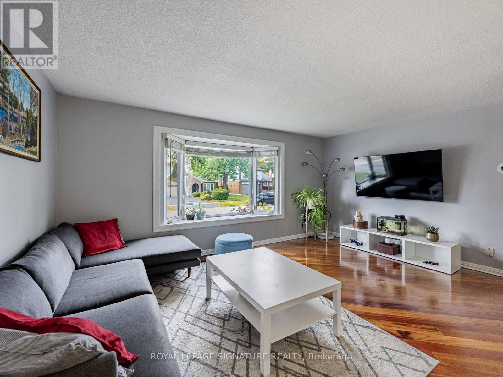 2606 Kinnerton Crescent, Mississauga, Ontario  L5K 2B2 - Photo 7 - W12505020