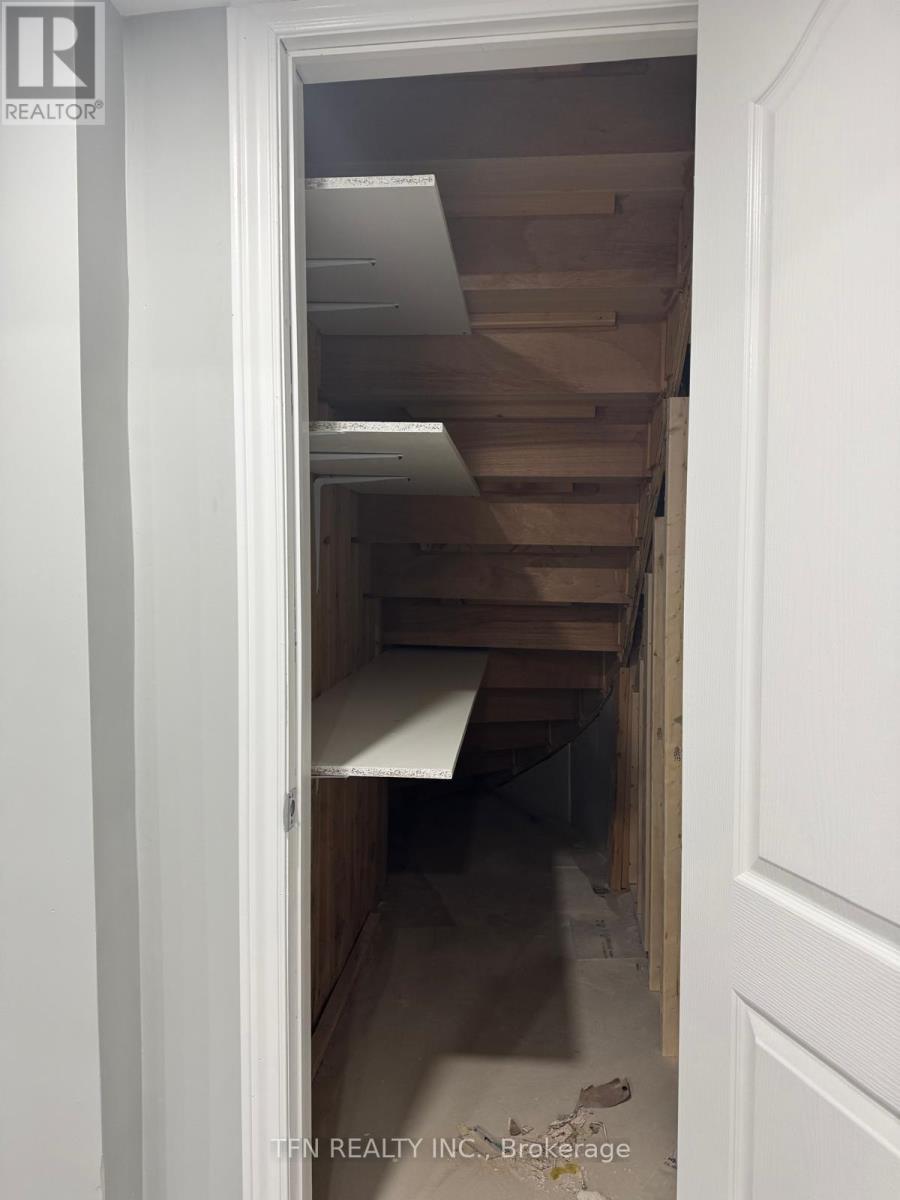 534 Daniel Clark Way, Oakville, Ontario  L6M 0N9 - Photo 5 - W12505068