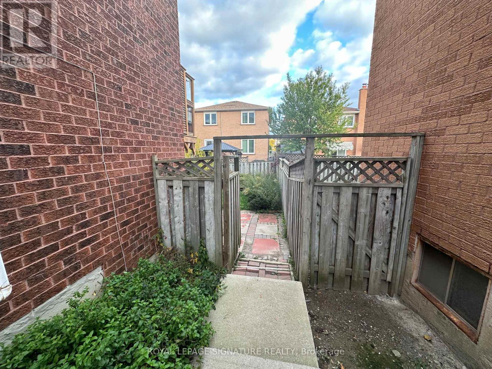 Bsmt - 6037 Dunford Drive, Mississauga, Ontario  L5V 1A8 - Photo 3 - W12505112