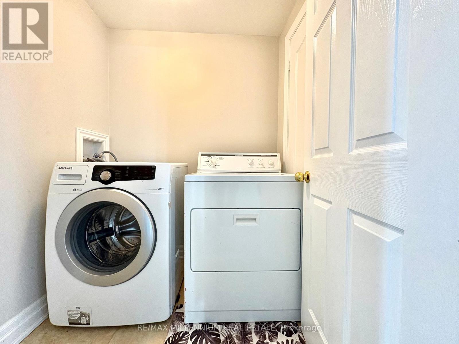 Walk Out Unit - 41 Stoneylake (Lower) Avenue, Brampton, Ontario  L6V 4R1 - Photo 10 - W12505126