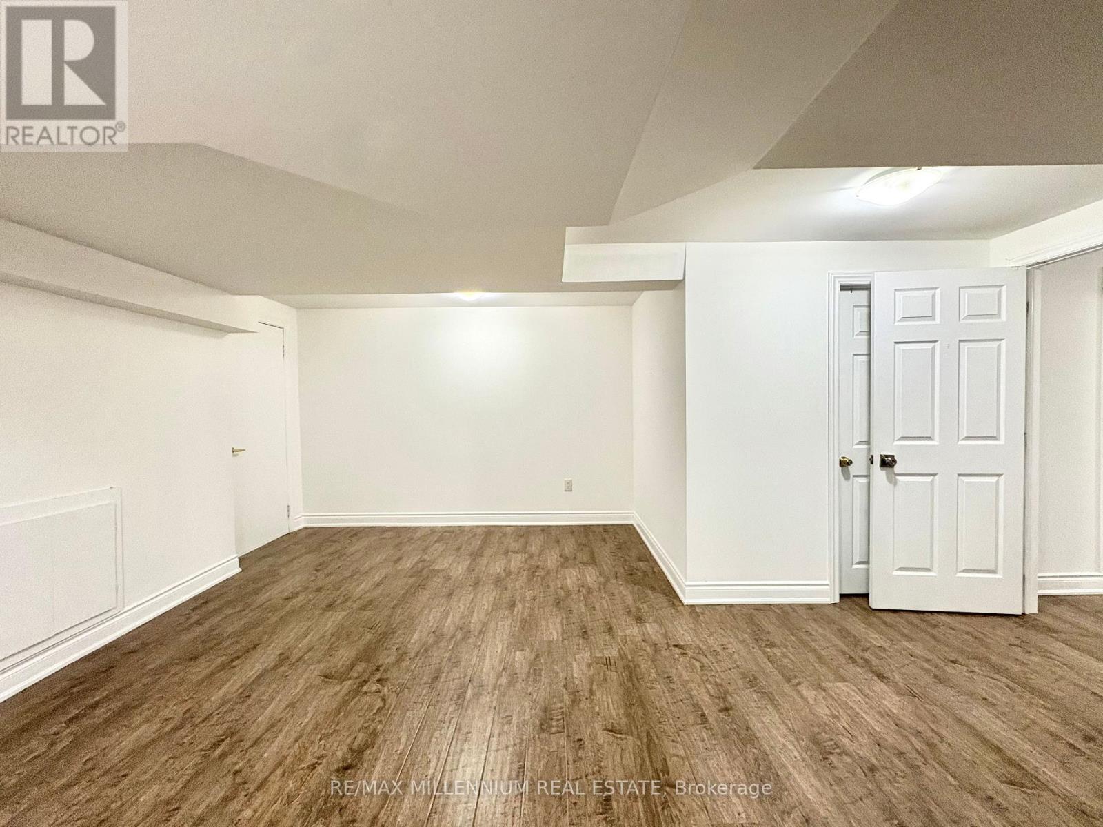 Walk Out Unit - 41 Stoneylake (Lower) Avenue, Brampton, Ontario  L6V 4R1 - Photo 14 - W12505126
