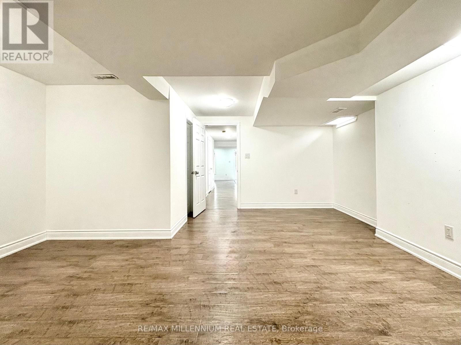 Walk Out Unit - 41 Stoneylake (Lower) Avenue, Brampton, Ontario  L6V 4R1 - Photo 15 - W12505126