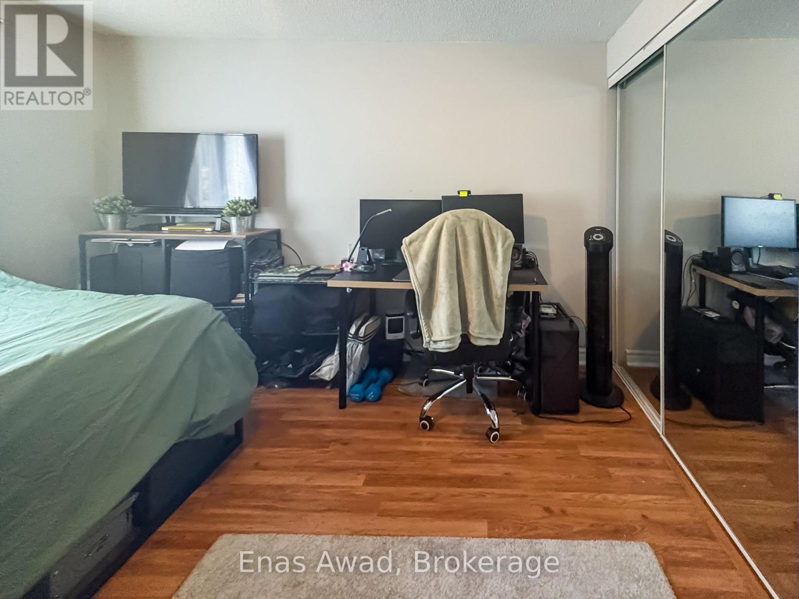 3072 Patrick Crescent, Mississauga, Ontario  L5N 3G5 - Photo 9 - W12505240