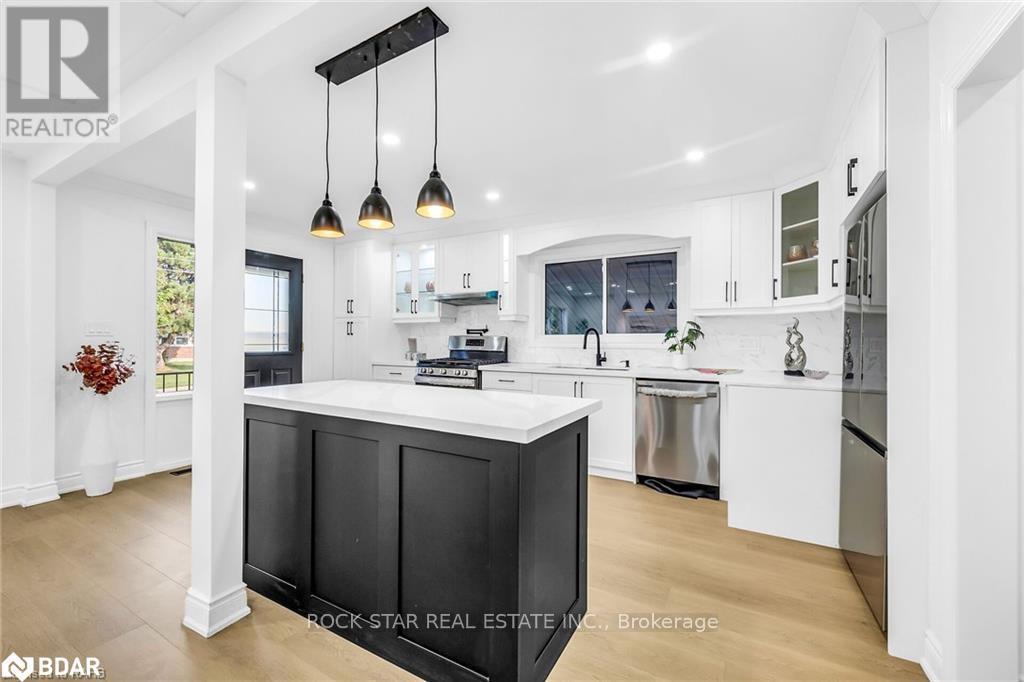 Upper - 170 Terrace Drive, Hamilton, Ontario  L9A 2Z1 - Photo 12 - X12505024