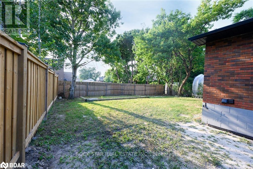 Upper - 170 Terrace Drive, Hamilton, Ontario  L9A 2Z1 - Photo 25 - X12505024