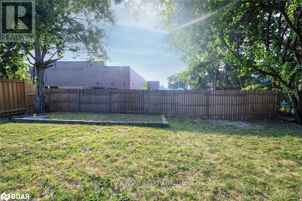 Upper - 170 Terrace Drive, Hamilton, Ontario  L9A 2Z1 - Photo 26 - X12505024