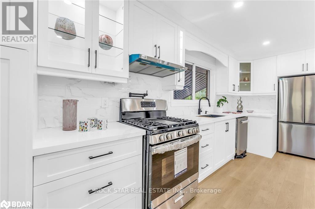 Upper - 170 Terrace Drive, Hamilton, Ontario  L9A 2Z1 - Photo 4 - X12505024