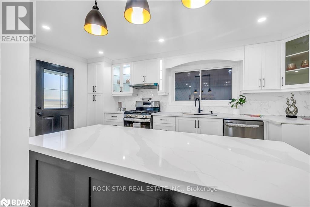 Upper - 170 Terrace Drive, Hamilton, Ontario  L9A 2Z1 - Photo 7 - X12505024