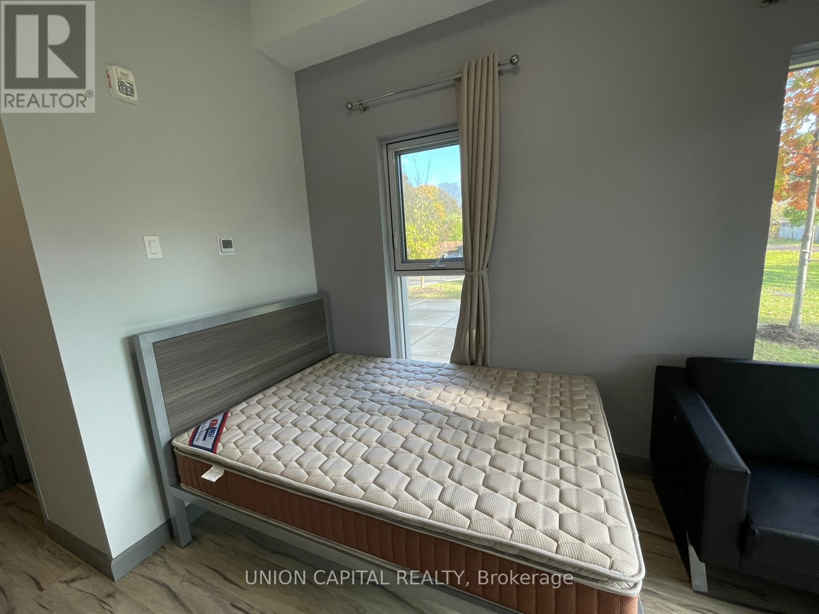 120 - 77 Leland Street, Hamilton, Ontario  L8S 3A1 - Photo 6 - X12505052