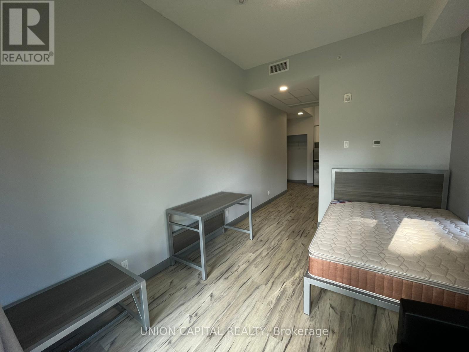 120 - 77 Leland Street, Hamilton, Ontario  L8S 3A1 - Photo 7 - X12505052