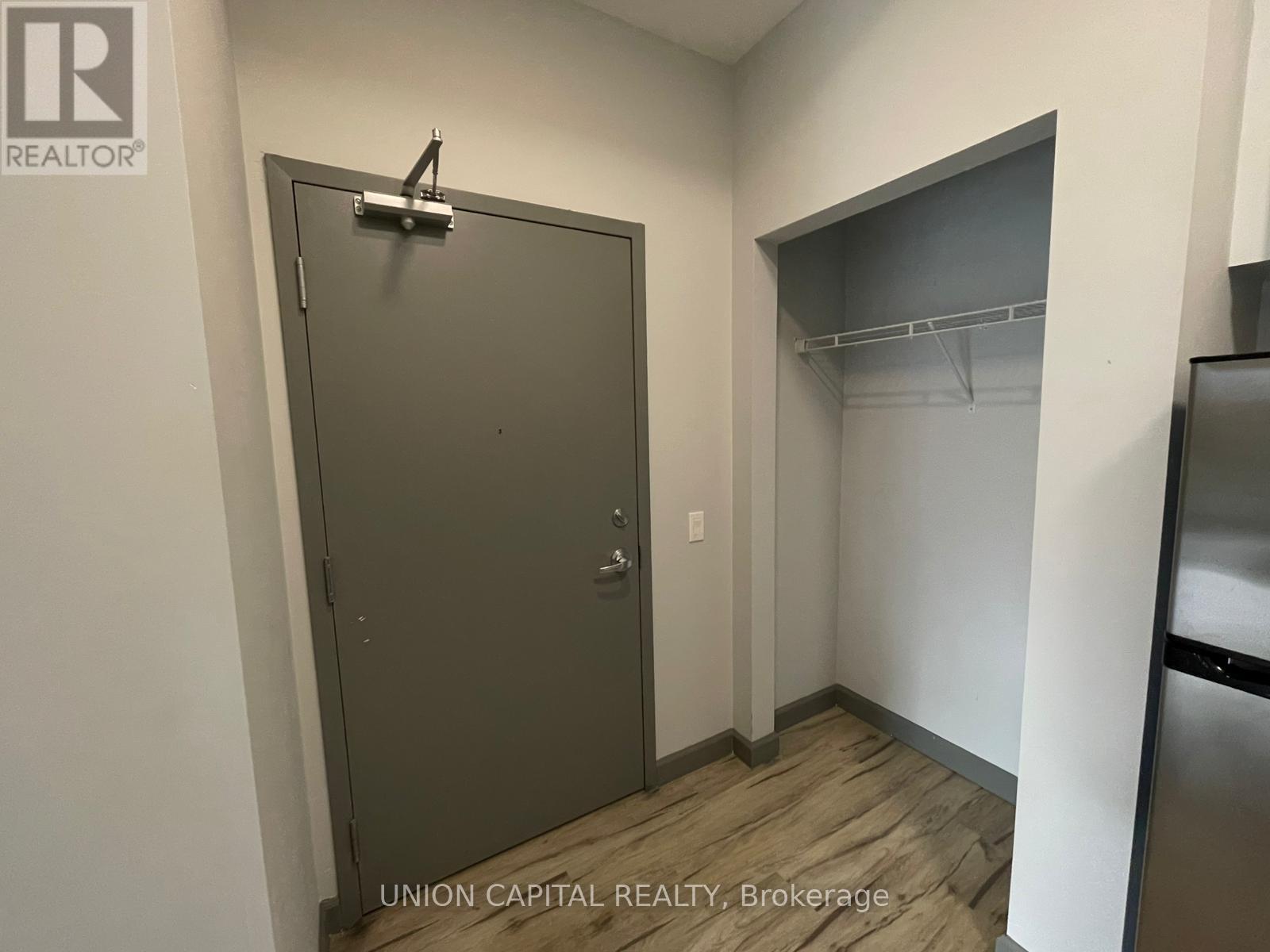 120 - 77 Leland Street, Hamilton, Ontario  L8S 3A1 - Photo 9 - X12505052