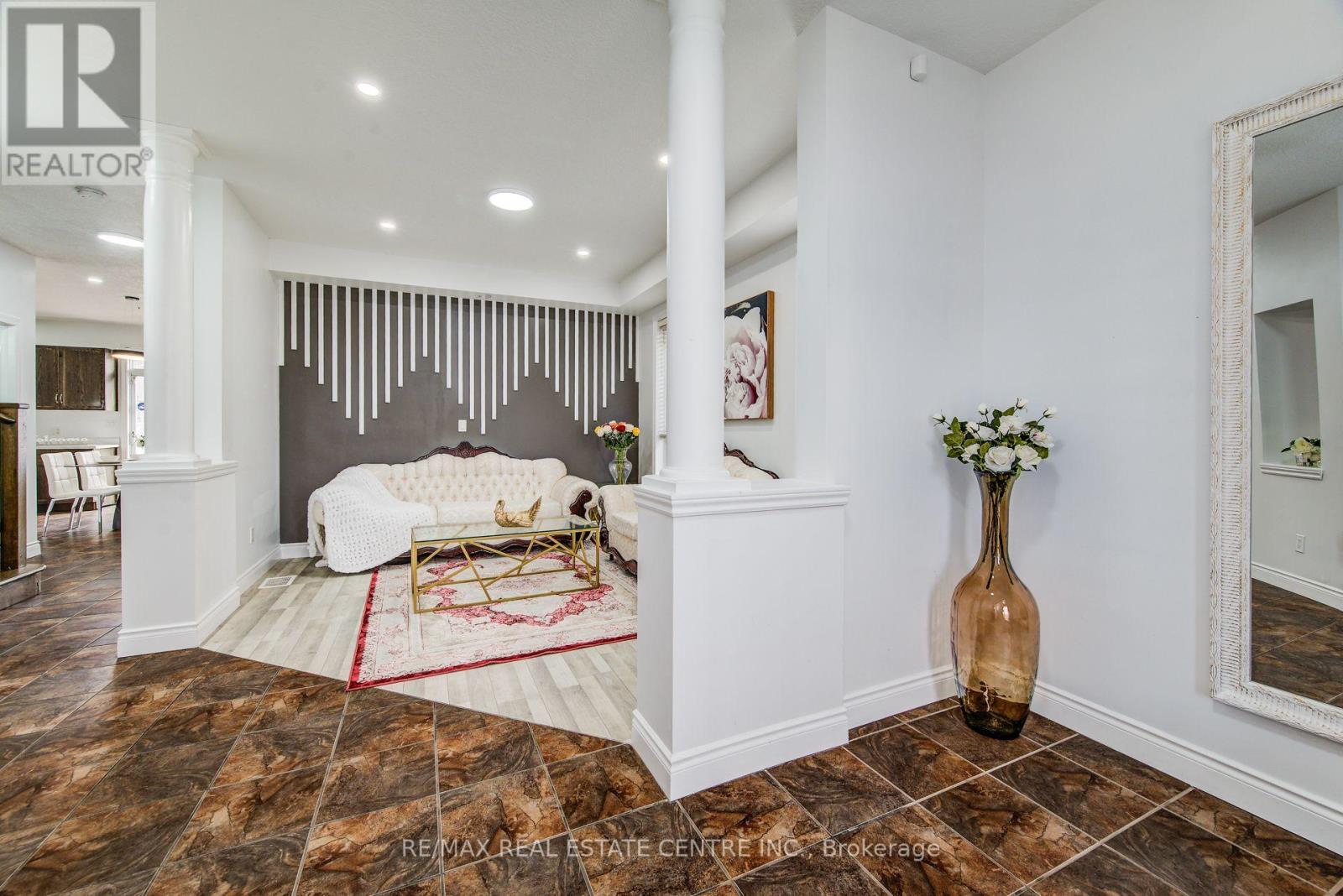 617 Thorndale Drive, Waterloo, Ontario  N2T 0A9 - Photo 6 - X12505086