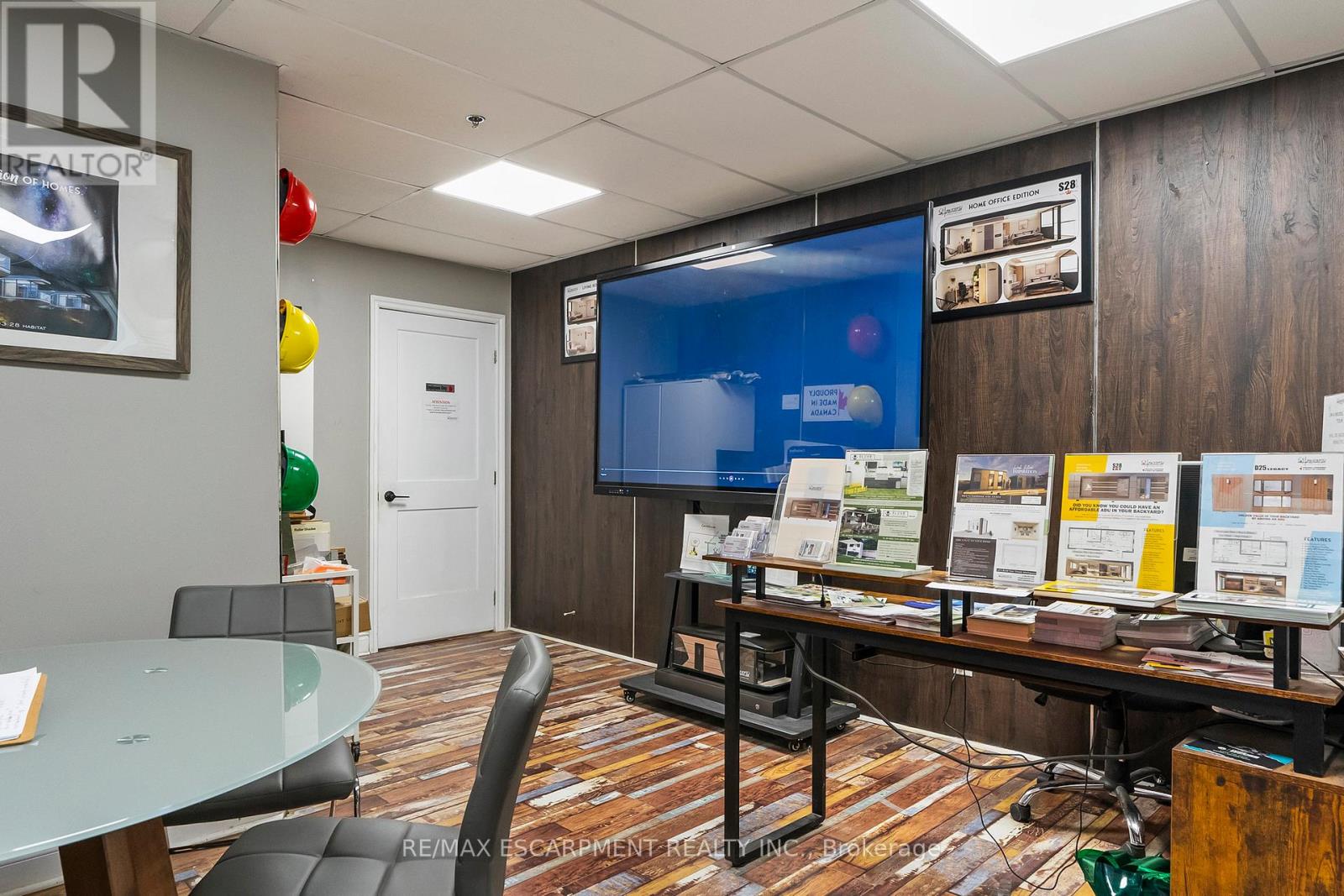 3 - 47 Morton Avenue E, Brantford, Ontario  N3R 7J5 - Photo 4 - X12505138